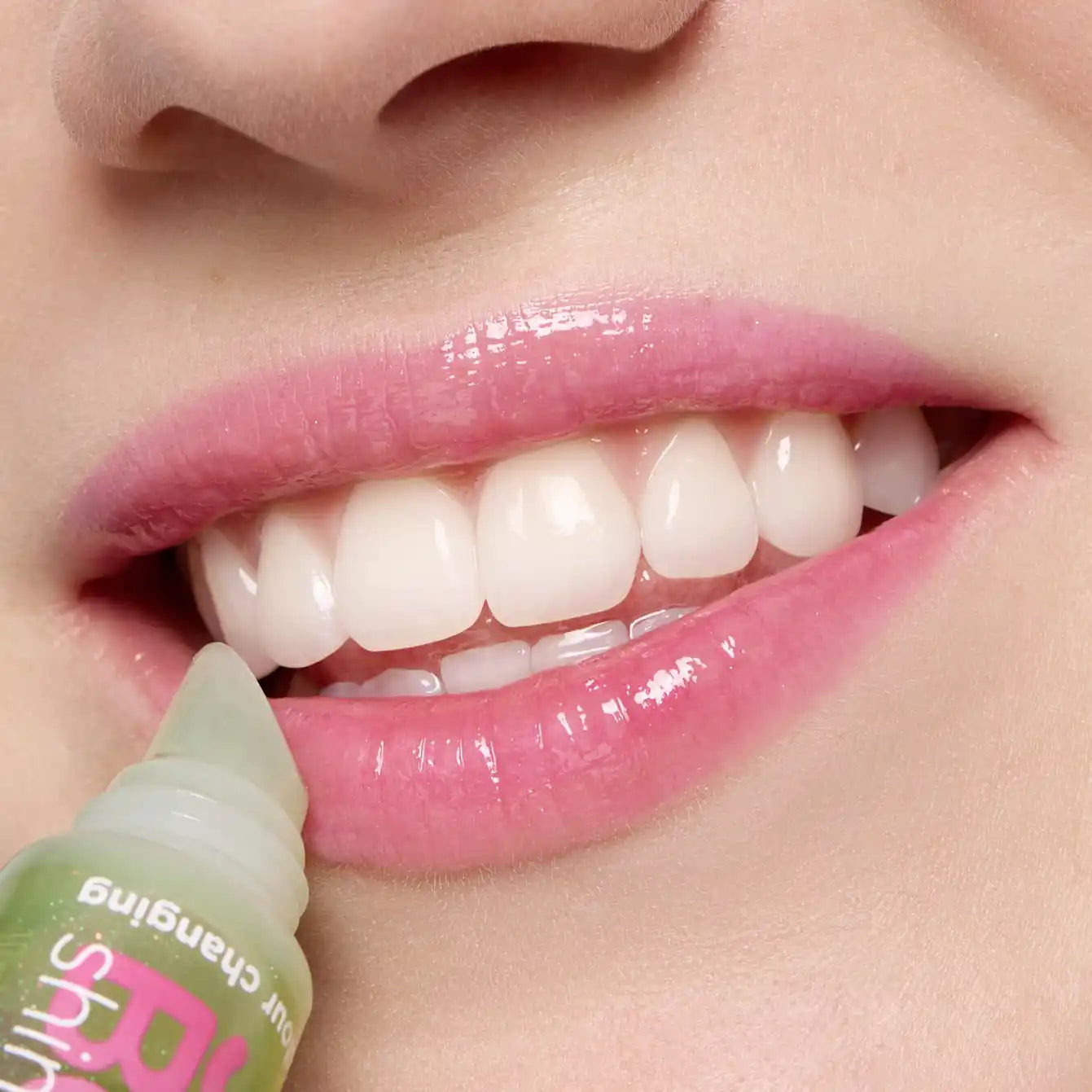 essence JUICY BOMB shiny lipgloss 107 Glowy Gummy
